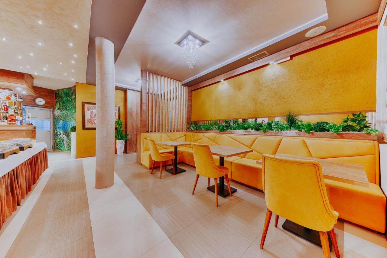 Hotel Lion Ulcinj Exterior foto