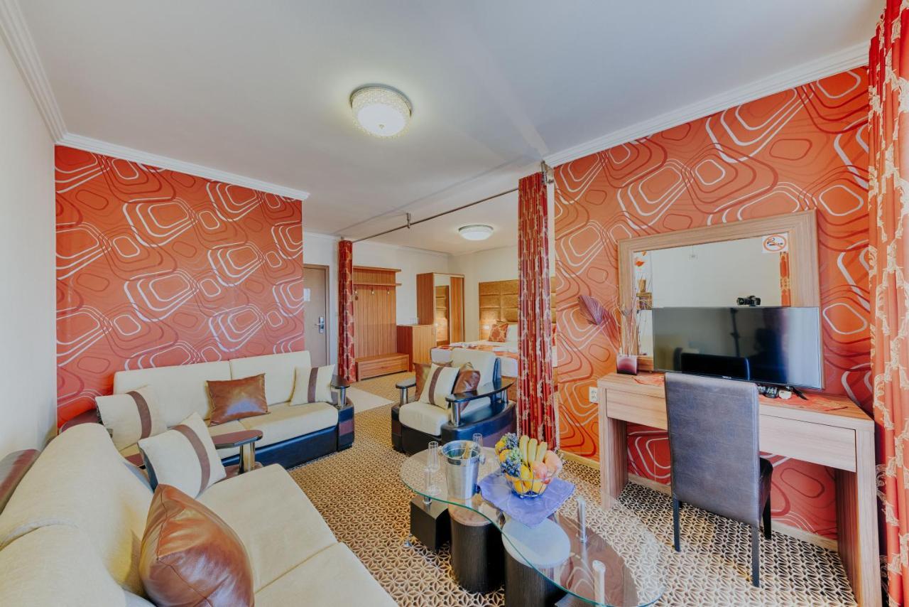 Hotel Lion Ulcinj Exterior foto